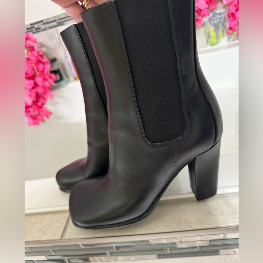 Bottega Veneta Storm Chelsea Ankle Boot - Picture 5 of 11